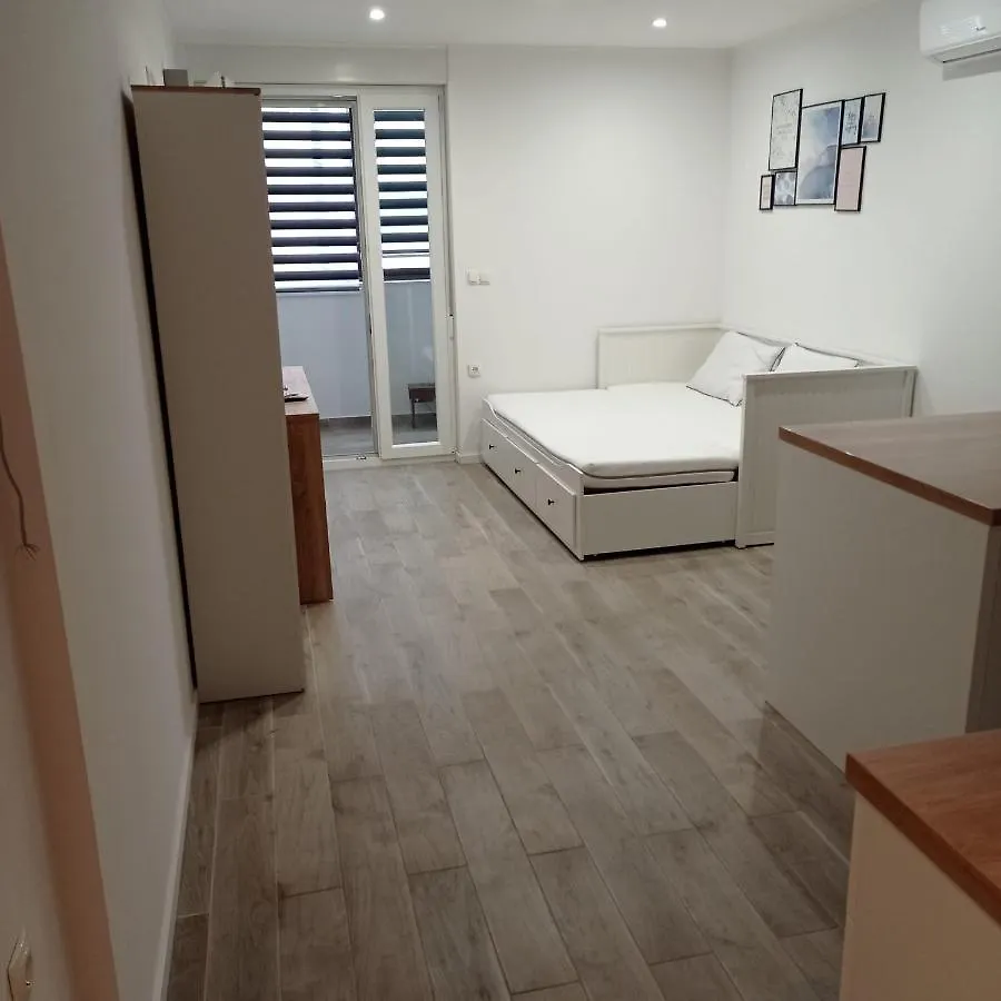 Nice And Modern Apartment Emili Split